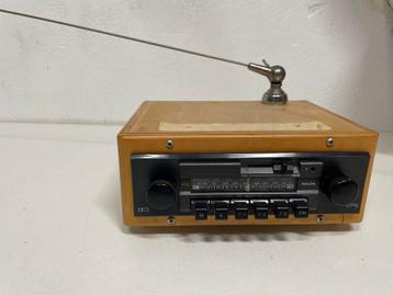 Vintage Philips Radio - met oude autoantenne beschikbaar voor biedingen