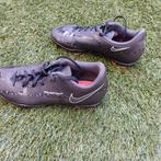 Voetbalschoenen Nike phantom, Maat XS of kleiner, Ophalen of Verzenden, Zo goed als nieuw, Schoenen