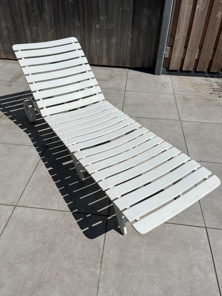 Ligbed - ophalen maar!!, Tuin en Terras, Ligbedden, Zo goed als nieuw, Verrijdbaar, Ophalen