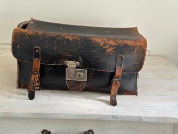 Koffer tas mand doos oud frans vintage brocante beschikbaar voor biedingen
