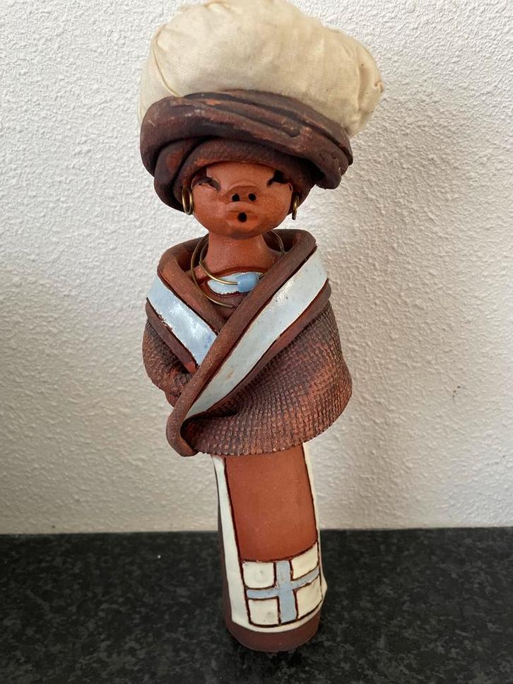 Terracotta Beeld met Keramische Accenten, Antiek en Kunst, Kunst | Beelden en Houtsnijwerken, Ophalen of Verzenden