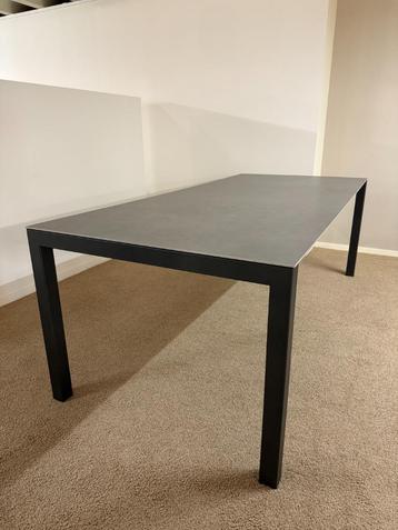 Eetkamertafel Pedro, Bert Plantagie beschikbaar voor biedingen