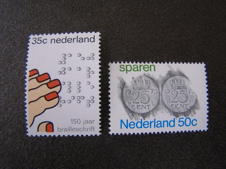 1975: NVPH 1077 / 1078 150 jr Brailleschrift / Sparen, Postzegels en Munten, Postzegels | Nederland, Postfris, Na 1940, Ophalen of Verzenden