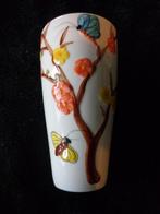 vaas met vlinders van des pots 15 cm hoog boven 8 cm, Antiek en Kunst, Antiek | Vazen, Ophalen of Verzenden