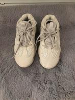 Yeezy 500 Taupe light 38, Kleding | Heren, Schoenen, Nieuw, Ophalen of Verzenden, Yeezy, Bruin