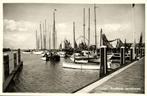 Breskens, Jachthaven - boten - 1957 gelopen, Verzamelen, Ansichtkaarten | Nederland, 1940 tot 1960, Gelopen, Ophalen of Verzenden