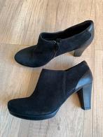Clarks NIEUW, zwart suède schoenen met hak mt 42, Verzenden, Zwart, Nieuw, Schoenen met hoge hakken