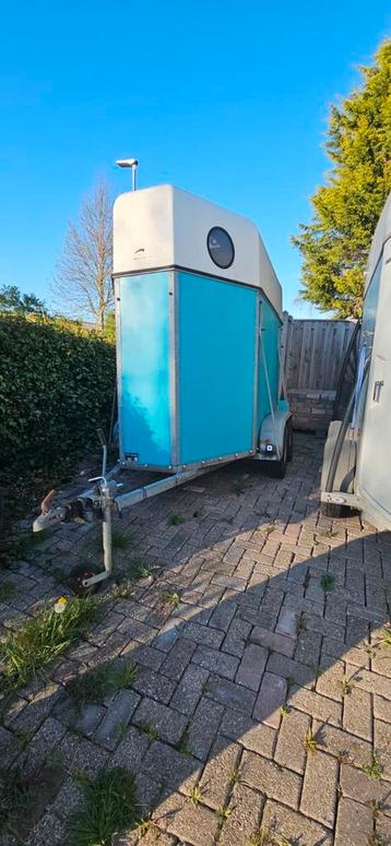 Paardenwagen/paardentrailer/foodtruck beschikbaar voor biedingen