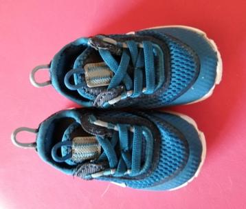 NIKE Babysneakers mt. 19,5 beschikbaar voor biedingen