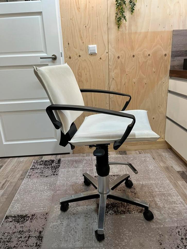Kappersstoel, Huis en Inrichting, Bureaustoelen, Gebruikt, Bureaustoel, Wit, Ergonomisch, Ophalen
