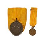 Trouwe Dienst brons, Juliana | medaille set met miniatuur, Verzamelen, Ophalen of Verzenden, Nvt, Nederland, Embleem of Badge