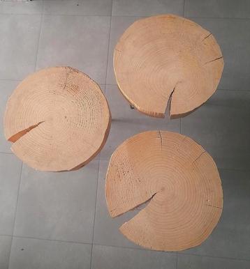 3 boomstam bijzettafeltjes  beschikbaar voor biedingen
