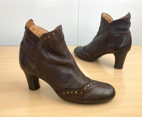 Air Step leer bruine enkellaarsjes met hakje maat 39, Kleding | Dames, Schoenen, Gedragen, Lage of Enkellaarzen, Bruin, Ophalen of Verzenden
