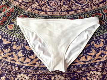 Splinternieuwe witte bikini broek 44/46 nu voor 7,50€ beschikbaar voor biedingen