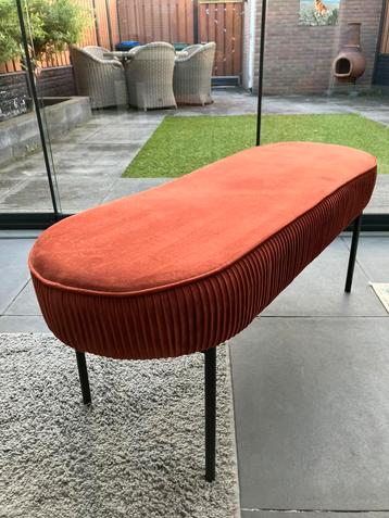 Leuke Halbank-Voetenbank Rood-Oranje! beschikbaar voor biedingen