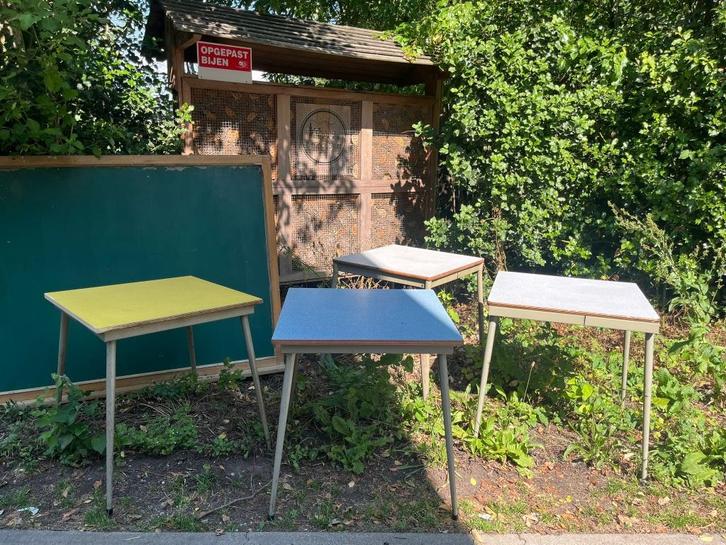 Tubax tafels | gekleurde formica in vierkant 70*70 (30 stks), Huis en Inrichting, Tafels | Eettafels, Gebruikt, 50 tot 100 cm