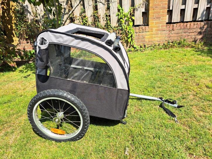 Hondenkar fietskar voor kleine hond, Fietsen en Brommers, Fietsaccessoires | Aanhangers en Karren, Gebruikt, Hondenkar, 20 tot 40 kg