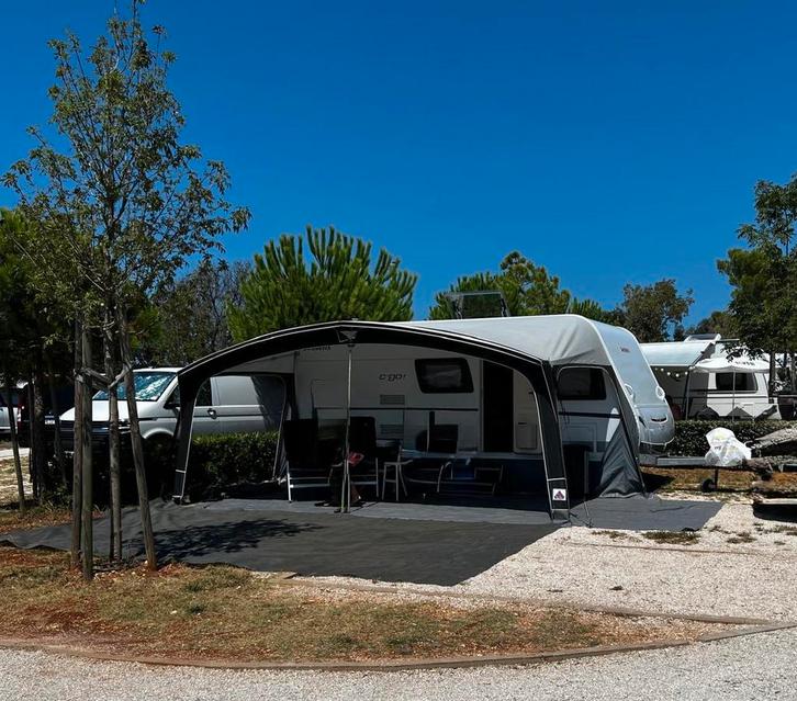 Dethleffs C’go 495 QSK met stapelbed!, Caravans en Kamperen, Caravans, Particulier, tot en met 5, 1000 - 1250 kg, Treinzit, Dethleffs