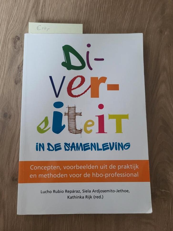 Diversiteit in de samenleving, Boeken, Schoolboeken, Zo goed als nieuw, Nederlands, Overige niveaus, Ophalen of Verzenden