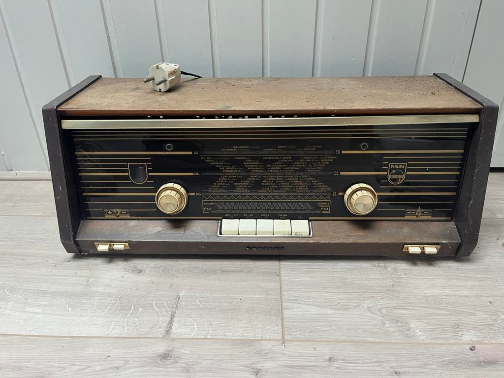 Oude radio, Ophalen