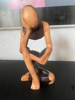 Denker. Houten beeldje van denkende man, Antiek en Kunst, Ophalen of Verzenden