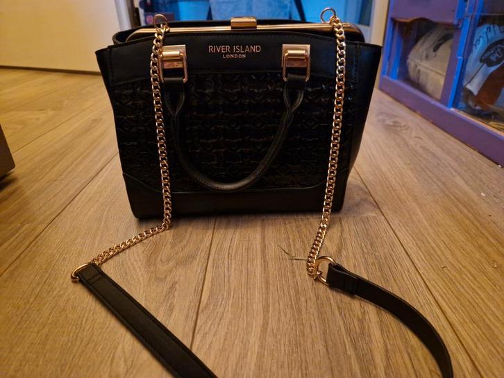 river island dames schoudertas, Sieraden, Tassen en Uiterlijk, Tassen | Damestassen, Nieuw, Schoudertasje, Zwart, Ophalen of Verzenden