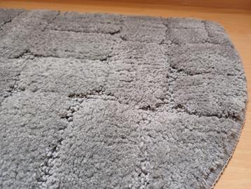 NIEUW: 2 luxe, grijze BADMATTEN: ZACHT & ABSORBEREND beschikbaar voor biedingen
