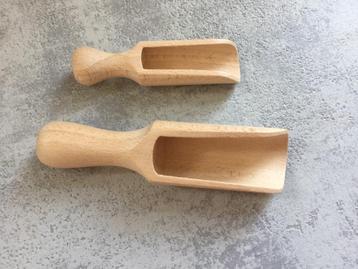 2 Houten voorraad schepjes beschikbaar voor biedingen