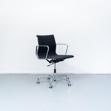 12x Vitra Eames EA 117 Bureaustoel Zwart Hopsak - Chroom beschikbaar voor biedingen