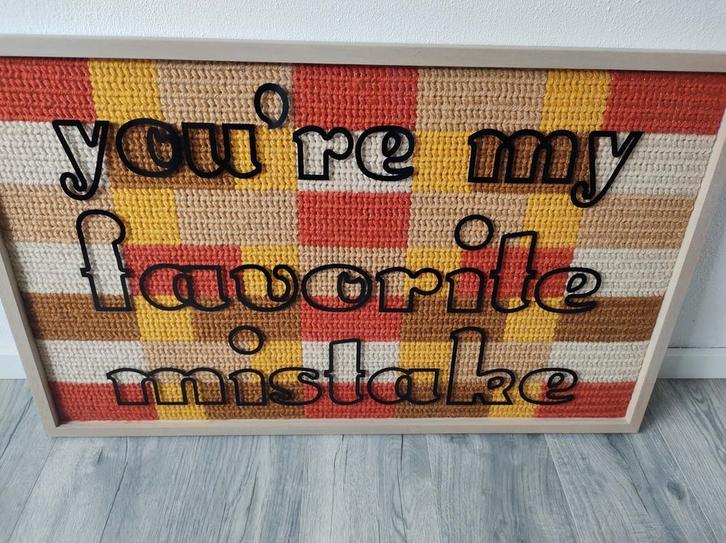 Een gebreid kunstwerk voor aan de muur 93 x 57, Huis en Inrichting, Woonaccessoires | Tekstborden en Spreuken, Zo goed als nieuw