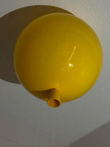 Gele Ballon Plafondlamp beschikbaar voor biedingen