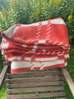 Leuke retro vintage wollen deken wol rood wit eenpersoons, Gebruikt, Eenpersoons, Ophalen of Verzenden, Deken of Dekbed