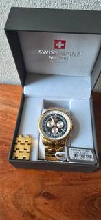 Swiss Alpine Military Horloge - PVD Goud, Sieraden, Tassen en Uiterlijk, Horloges | Heren, Ophalen, Zo goed als nieuw, Staal, Overige merken