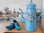 Blauwe koffiepot met dik opgelegde bloemen en putter, Antiek en Kunst, Ophalen of Verzenden