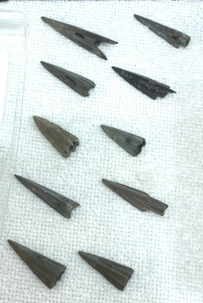 scythen. 3e-4e eeuw v.chr. - 10 pijlpunten, Antiek en Kunst, Antiek | Koper en Brons, Brons, Ophalen of Verzenden