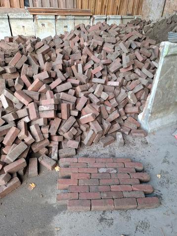 Gebakken dikformaat rood  67m2 op pallets beschikbaar voor biedingen