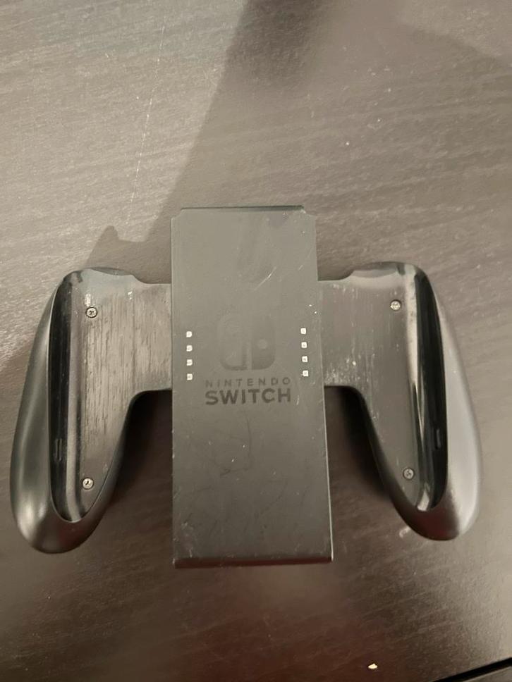 Nintendo Switch OLED + Game + Controller, Spelcomputers en Games, Games | Nintendo Switch, Zo goed als nieuw, Avontuur en Actie