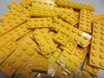 nr. 8215, 50 gele platte plaatjes, 2 nop breed, div.maten, Complete set, Ophalen of Verzenden, Lego, Zo goed als nieuw