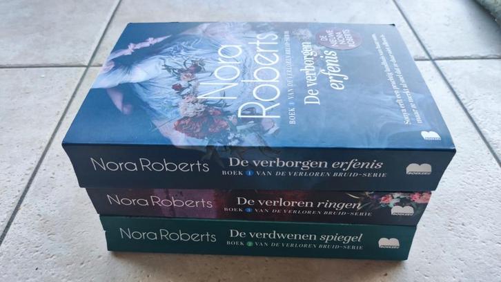 Nora Roberts - De verloren bruid serie trilogie, Boeken, Literatuur, Zo goed als nieuw, Verzenden