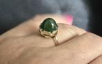 Gouden Vintage ring met groene agaat. 2025/579., ., Ophalen of Verzenden, Zo goed als nieuw, Met edelsteen