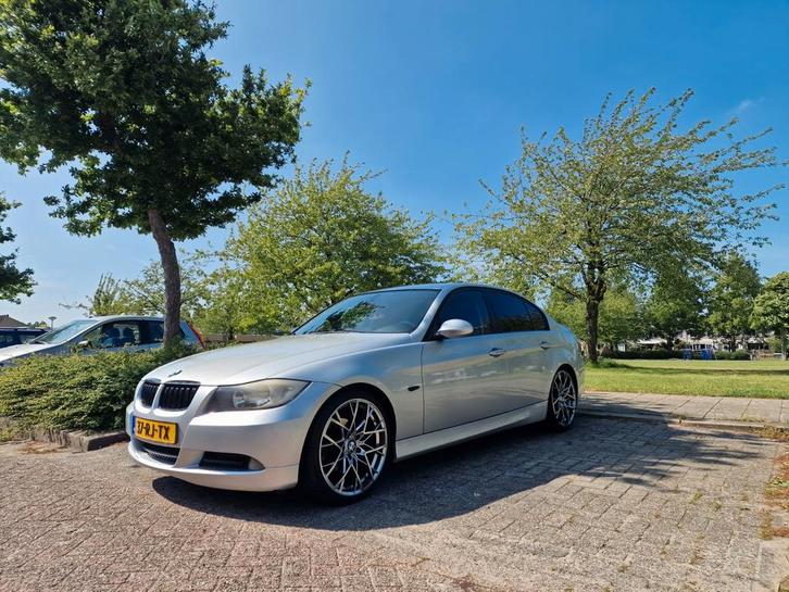 BMW E90 3-Serie 320i Sedan, 19 inch, Airco, Beeldscherm etc,, Auto's, BMW, Particulier, 3-Serie, ABS, Airbags, Airconditioning