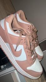 Nike dunk, Nike, Ophalen of Verzenden, Roze, Zo goed als nieuw