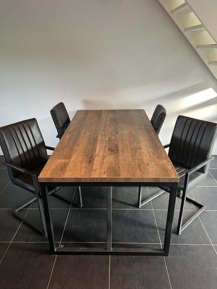 Houten eettafel met metalen frame, Huis en Inrichting, Tafels | Eettafels, Zo goed als nieuw, 100 tot 150 cm, 150 tot 200 cm, Vier personen