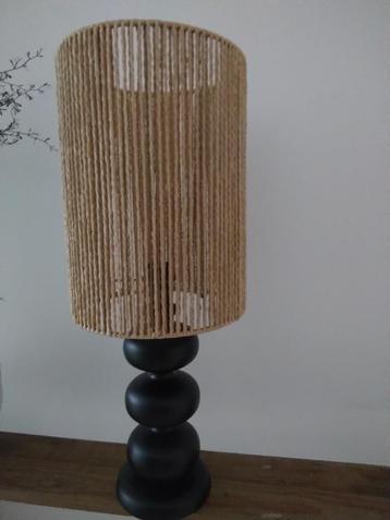 Lamp met touwkap én witte kap beschikbaar voor biedingen