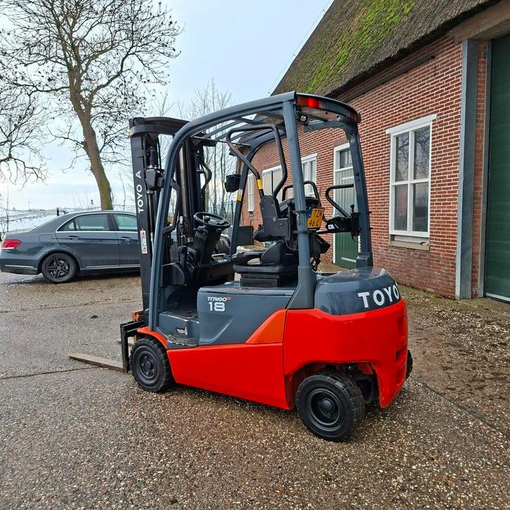Te koop heftruck Toyota traigo 1.8 ton triplomast sideshift, Zakelijke goederen, Machines en Bouw | Heftrucks en Intern transport