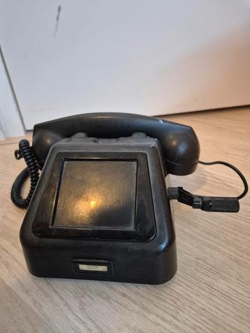 Oude Inductie Telefoon met Slinger beschikbaar voor biedingen