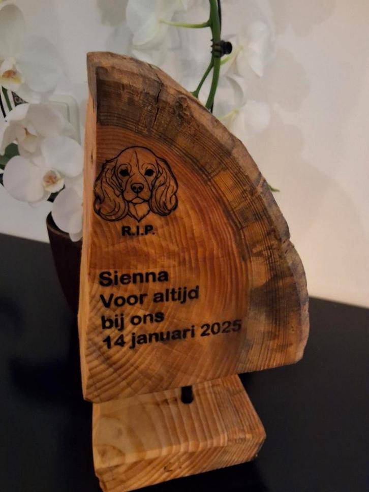 Gedenkteken Huisdier - Eiken Boomstamschijf met Foto, Sport en Fitness, Schietsport-accessoires, Nieuw, Ophalen
