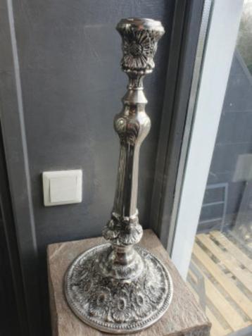 Prachtige heel grote vintage kandelaar heel zware kwaliteit. beschikbaar voor biedingen