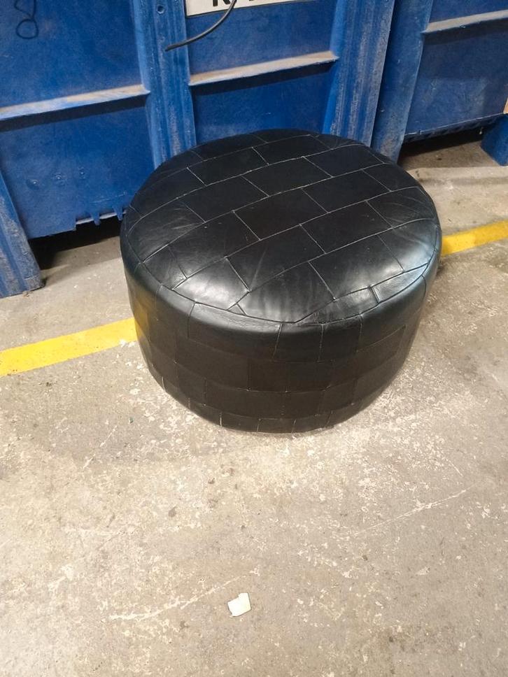 Vintage Lederen patchwork poef, Huis en Inrichting, Banken | Voetenbanken en Poefen, Gebruikt, Minder dan 50 cm, Rond, Ophalen