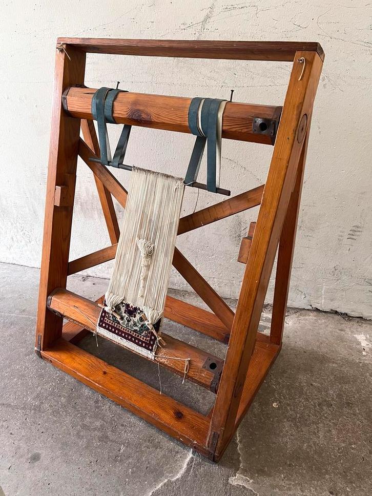 Staand compact tafel weefgetouw met Perzisch tapijt, Hobby en Vrije tijd, Overige Hobby en Vrije tijd, Gebruikt, Ophalen